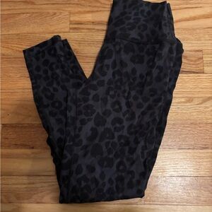 CRZ YOGA Dark Patterned Leggings